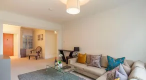 Regents Park Apartments - Image 3