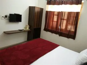 Hotel The Regal Inn - Image 4