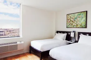 Sky City at 9 Regent - Image 4