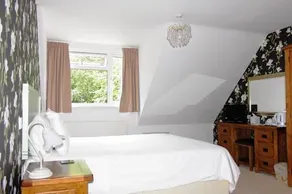 Springfields Bed & Breakfast - Image 3