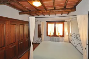 Villa with barbecue, garden & private pool - Image 4