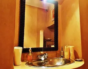 Riad Helen - Image 3