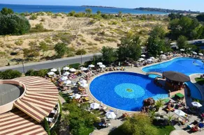 Victoria Palace Beach Hotel - Image 5