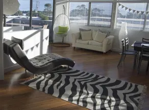Level One Luxury Apartment and Spa - Image 2