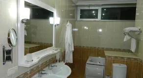 Andamati Hotel - Image 2