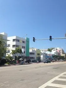 Collins Avenue Hostel - Image 5
