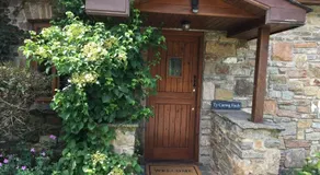 Ty Carreg Fach Staycation Cottage Cardiff - Image 5