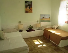 Albergue Dos Lagos Hostel - Image 4