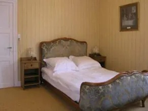 Fleur de Lys - Image 5