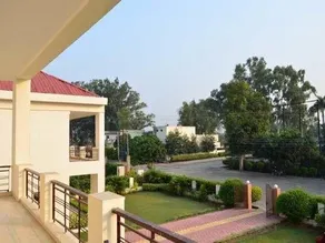 Hotel Garden Court - Image 2