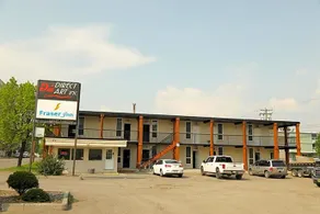 Queensway Court Motel - Image 3