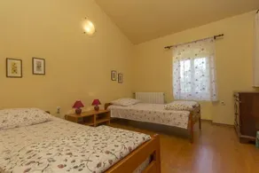 Regi House - Image 3