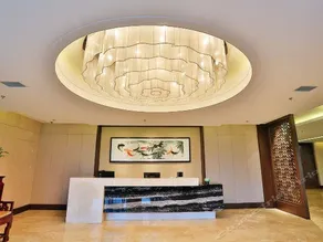 HR-East Hotel - Image 5