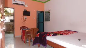 J S Holiday Guest House - Image 5