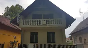Gold Apartment - Image 2
