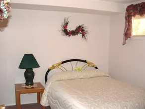 Baileys Bed And Breakfast - Image 3