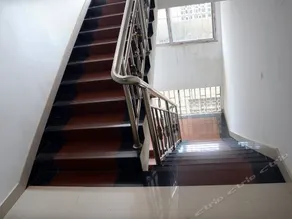 Caifu Business Hotel - Image 4