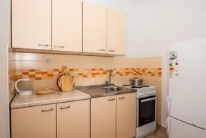 Sunset Apartments Bol - Image 4