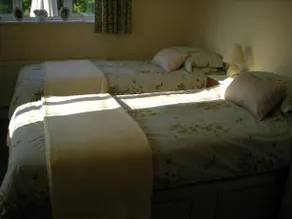 Hillside Cottage - Image 3