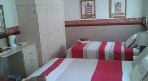 Angels Guest House Blackpool - Image 2