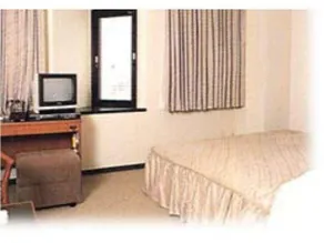 KARIYA PLAZA HOTEL - Image 4