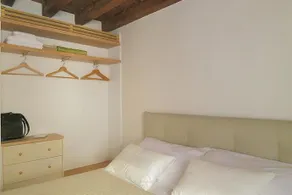 Peruzzi House - Image 5
