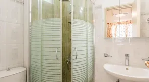 Niriides Apartments - Image 2