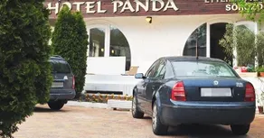Hotel Panda - Image 2