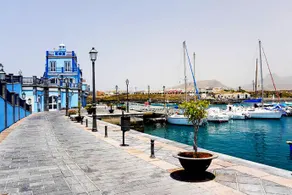 Las Galletas Plaza - Image 2