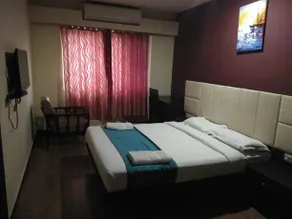 Hotel Grand Plaza - Image 1
