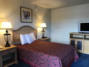 El Dorado Motel Salinas - Image 4