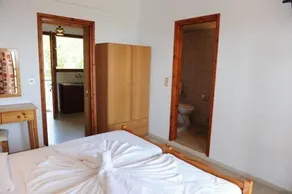 Vessarios - Image 4