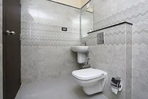 Hotel Golden Orchid - Image 2