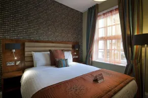 The Last Post Wetherspoon Hotel - Image 4