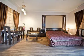 Crystal House - Image 3