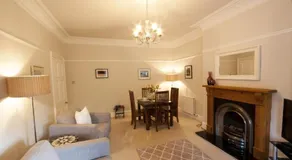Pear Tree House - Image 5