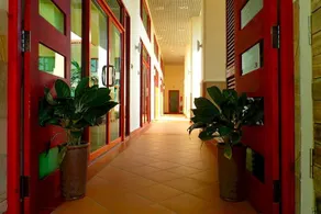 Deluxx Boutique Hotel - Image 2