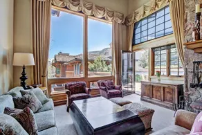 Relaxing 1 Bedroom Condo with Premium Amenities - Image 1