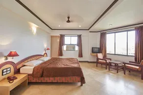 Om Shiv Hotel - Image 2