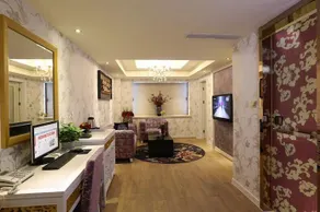 MILAN HOLIDAY - Image 5