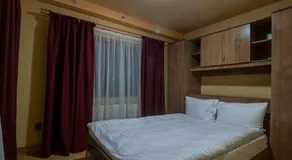 SEVEN HOUSE - Image 5