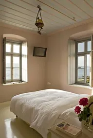 Four Seasons Hydra - Image 4
