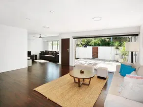 27 Katharina Street Noosa Hill - Image 2