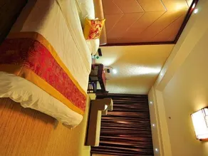Weishan Lake Hotel - Image 3