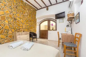 Stari Grad - Image 4