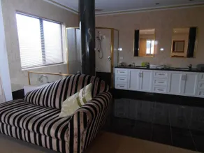 Perth's La Casa Rosa - Image 3