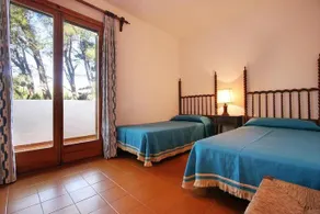 Charmant appart'hôtel entièrement équipé avec piscine, barbecue et terrasse | Vue montagne | À côté de la plage - Image 5