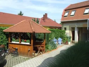 Kis Apartmanhaz - Image 3