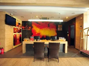 Joy Hotel - Image 4