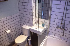 Trendy Finnieston Apartment - Image 5